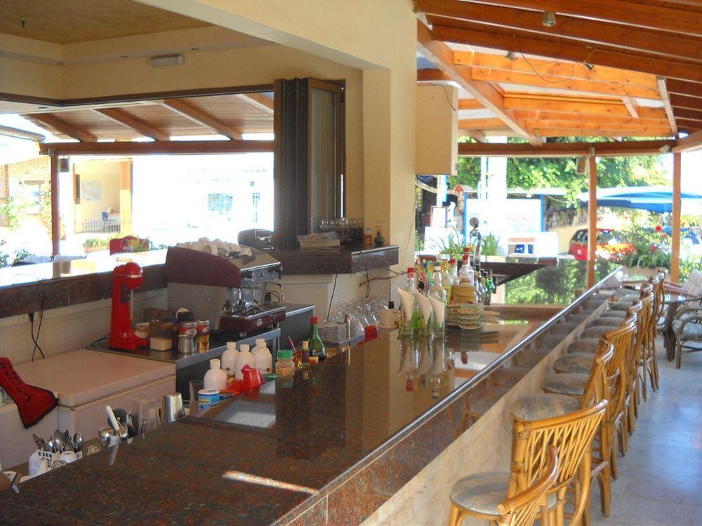 卡泰里尼公寓酒店 普拉坦斯 外观 照片